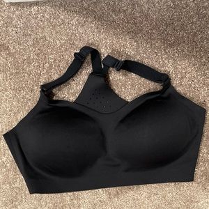 Size medium All in motion high support sports bra